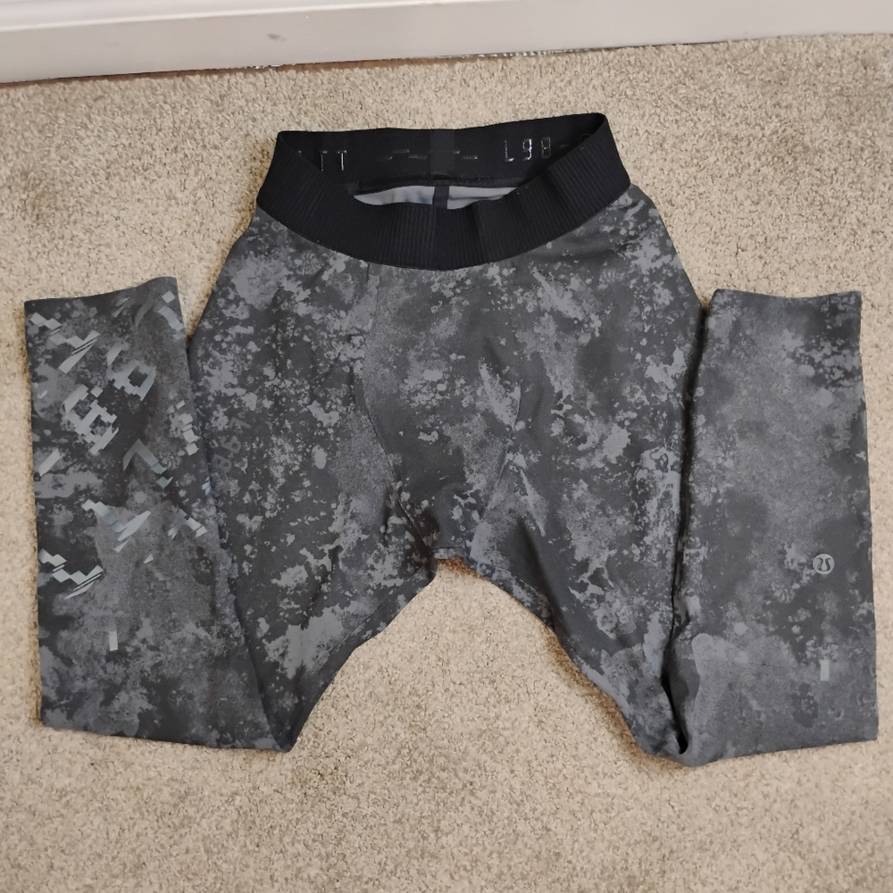Lululemon Women Size S Gray Camouflage Leggings